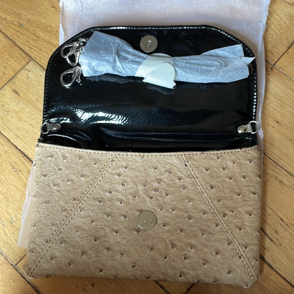 Grace Adele Tess-sand clutch - Picture 2 of 5